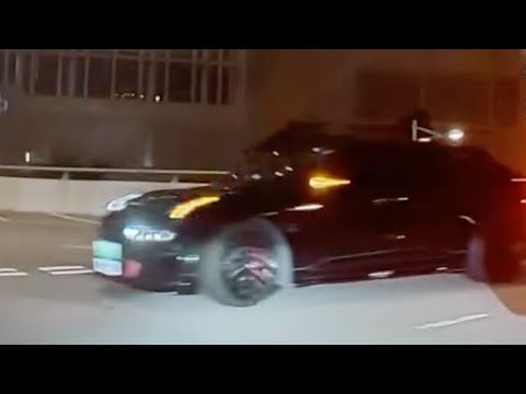 車CAM直擊 - 見到車牌顏色都知咩料啦！向右轉真係唔出奇