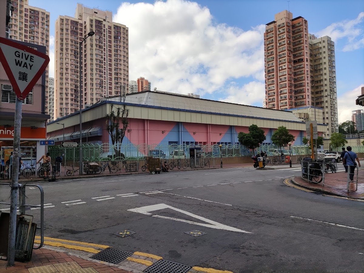 鳳琴街體育館停車場 實景照片 3