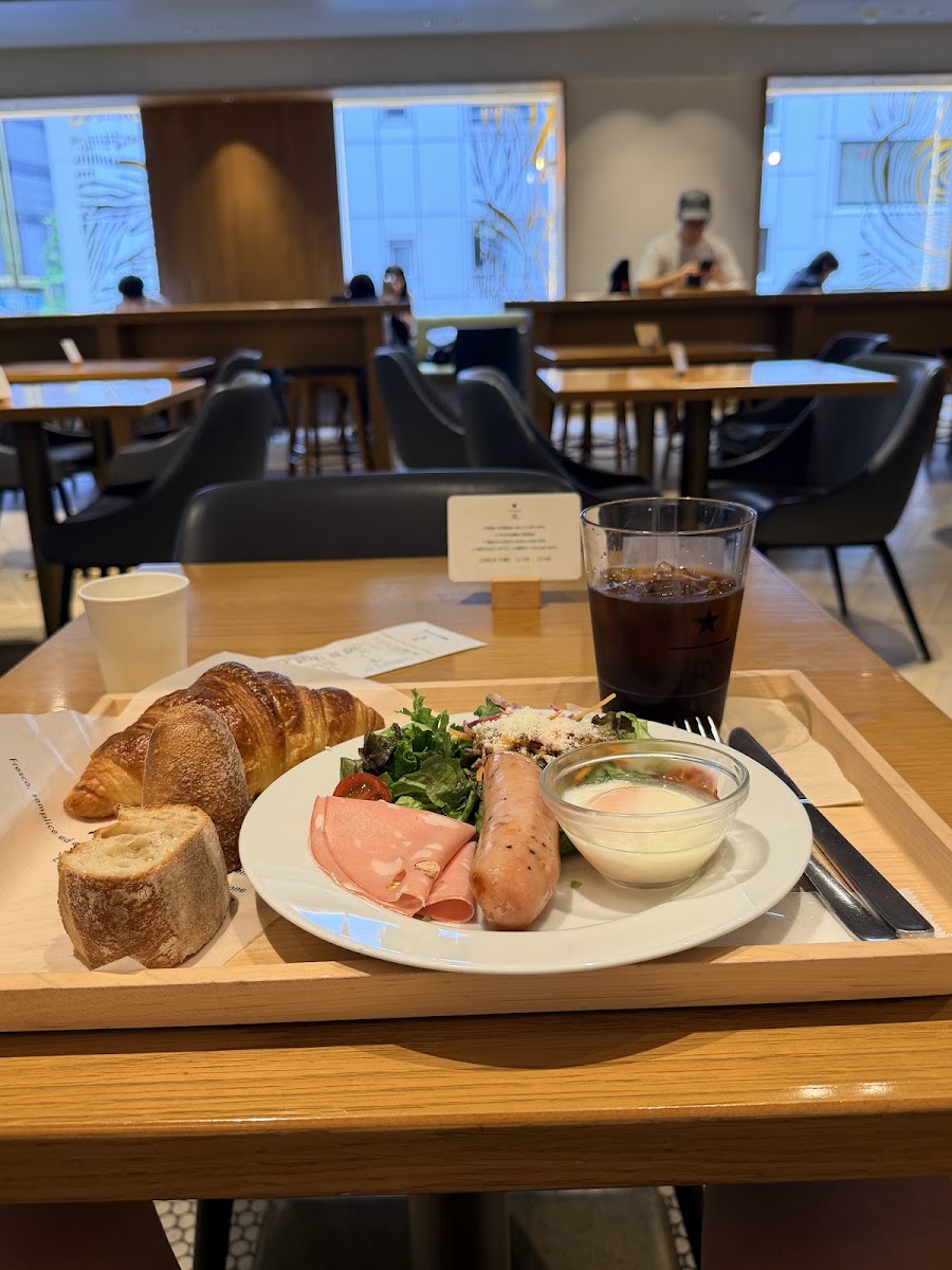 星巴克咖啡 銀座Marronnier通店(スターバックス リザーブ ストア 銀座マロニエ通り) 實景照片 5