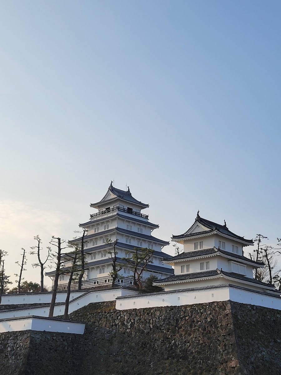 黃昏時分的島原城主建築與配樓