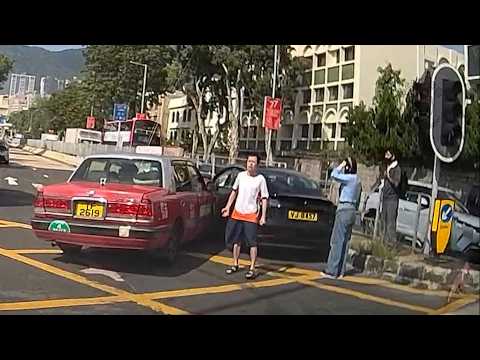 車CAM直擊 - Tesla一時貪念就咁瀨嘢 窩打老道近律倫街