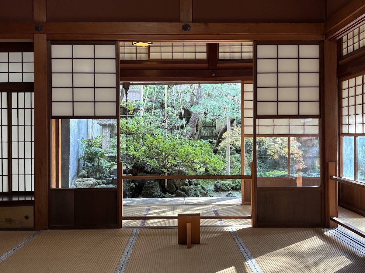 從室內看出去的日式庭園