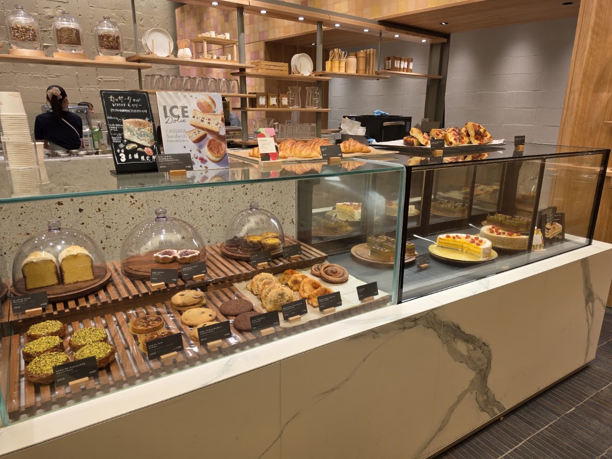 星巴克咖啡 銀座Marronnier通店(スターバックス リザーブ ストア 銀座マロニエ通り) 實景照片 7