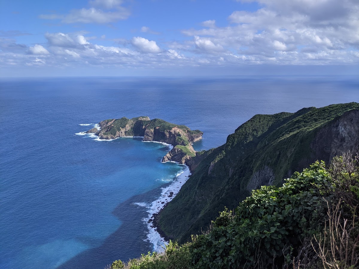 從高處俯瞰海岸與島嶼風光