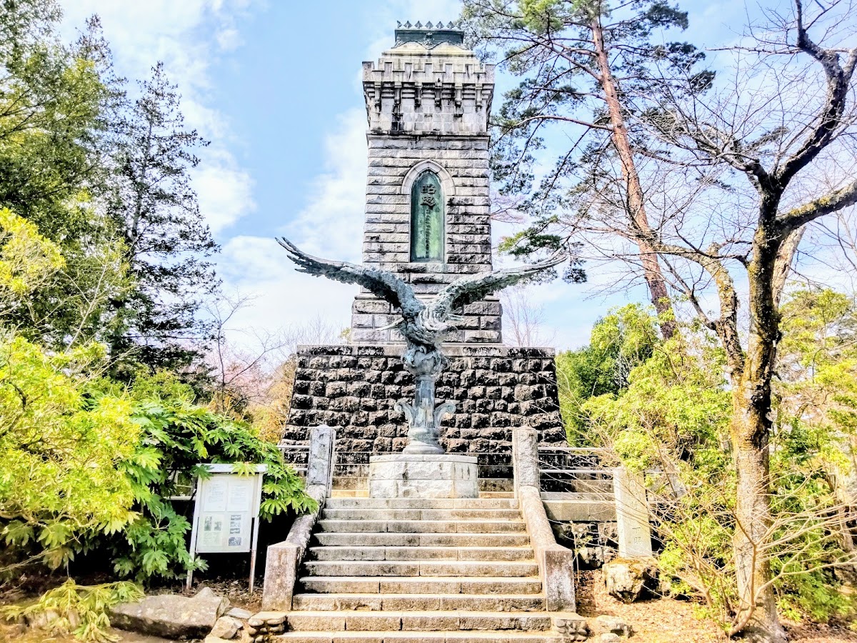 仙台城跡的紀念碑與雕像