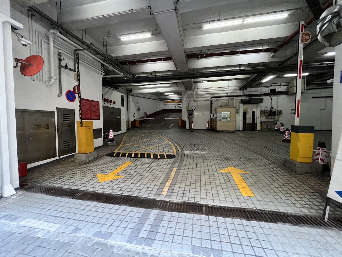 新銀集團中心 The Sun's Group Centre 停車場 實景照片 3
