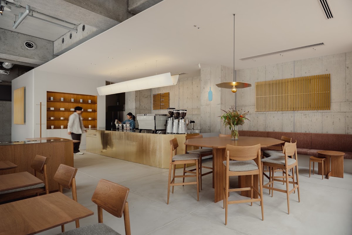 藍瓶咖啡 心齋橋店(ブルーボトルコーヒー 心斎橋カフェ) 實景照片 1