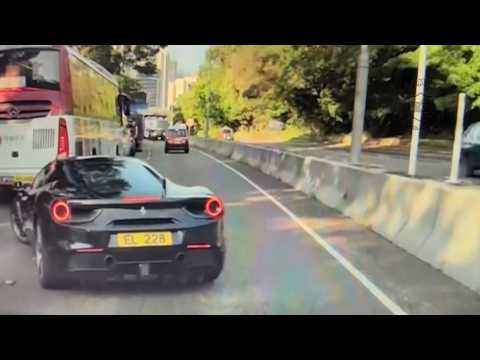車CAM直擊 - 象鼻山道 法拉利連過兩線撞￼￼Tesla