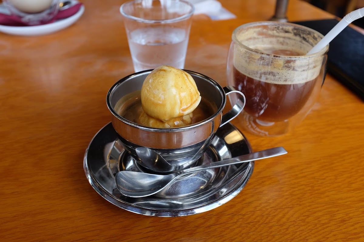 冰淇淋與咖啡餐點
