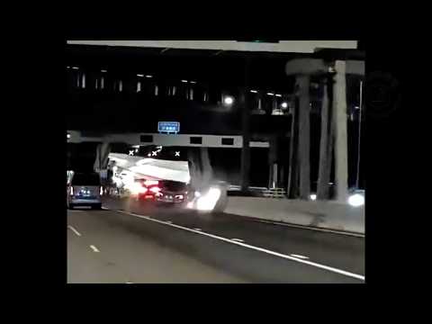 車CAM直擊 - (整合) 長青隧道三車相撞 清晰可見Tesla推撞前車再炒去對面線