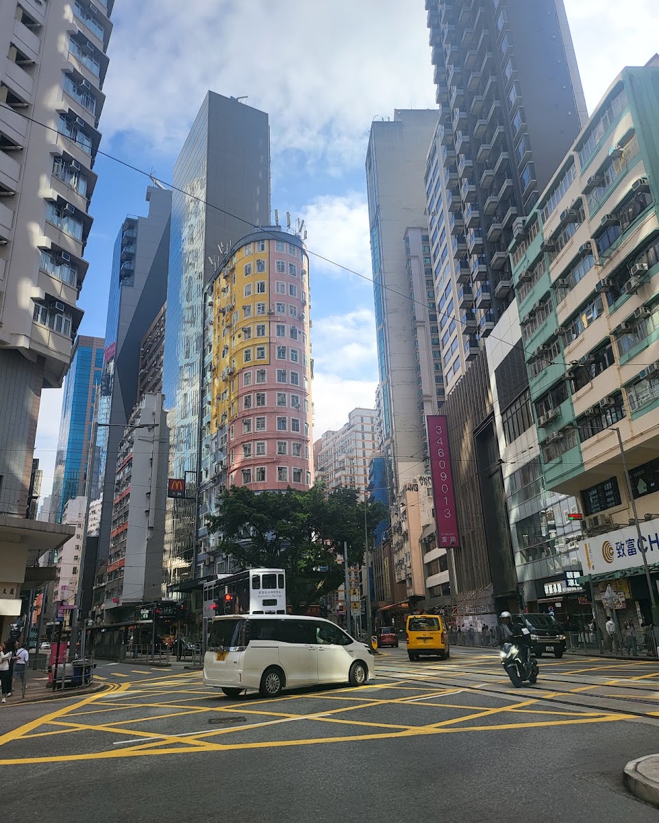 卓凌中心停車場 實景照片 1