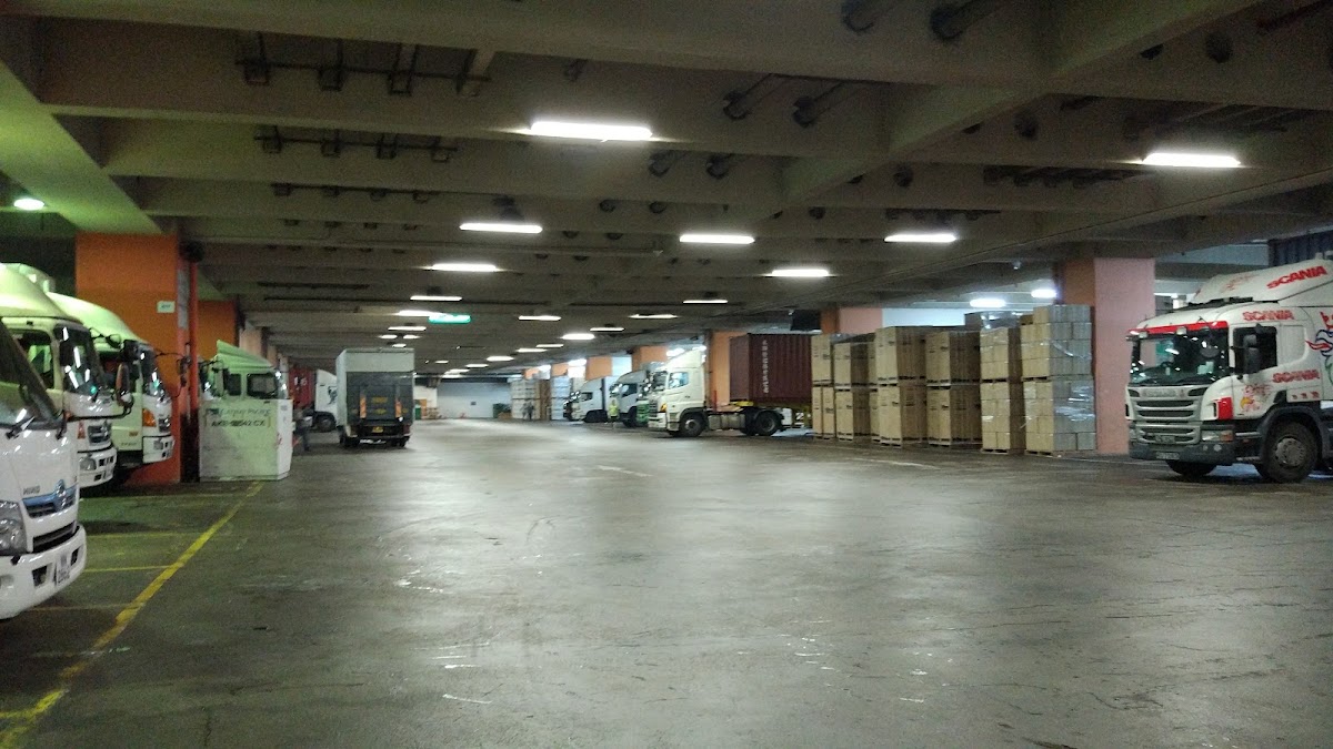和黃物流中心停車場 實景照片 2