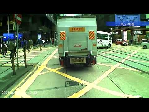 車CAM直擊 - 黃大仙小巴 德輔道中 十字路口違規右轉閘停其他車🤨