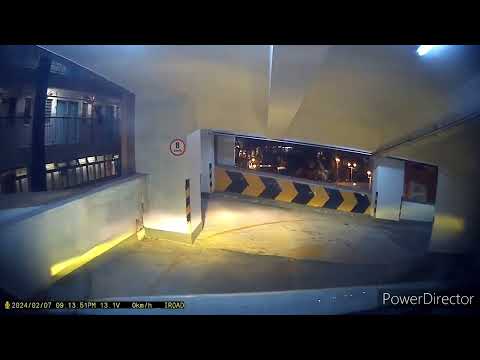 銅鑼灣維多利亞中心停車場（出）
