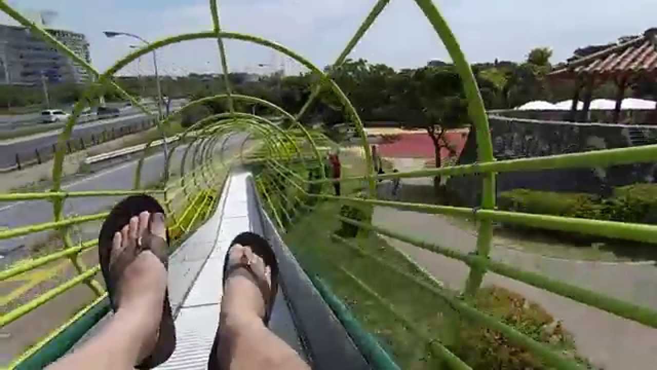 [暢遊沖繩] 浦添大公園溜滑梯實錄，對胖子來說好擠啊！