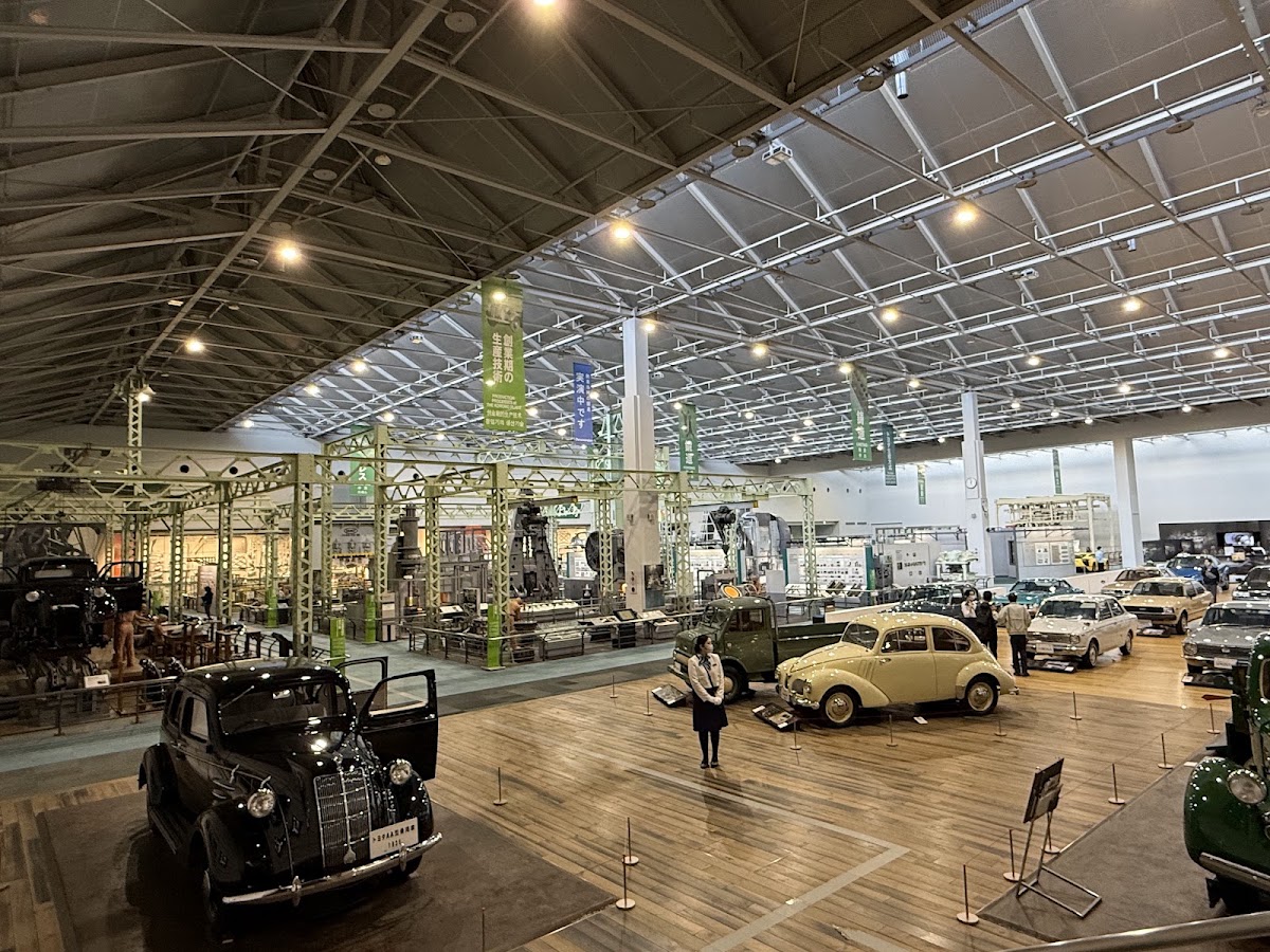 館內經典老爺車展區