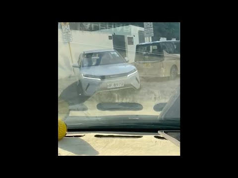 車CAM直擊 - HF8972 危險駕駛 剷上行路逆線行晒成段