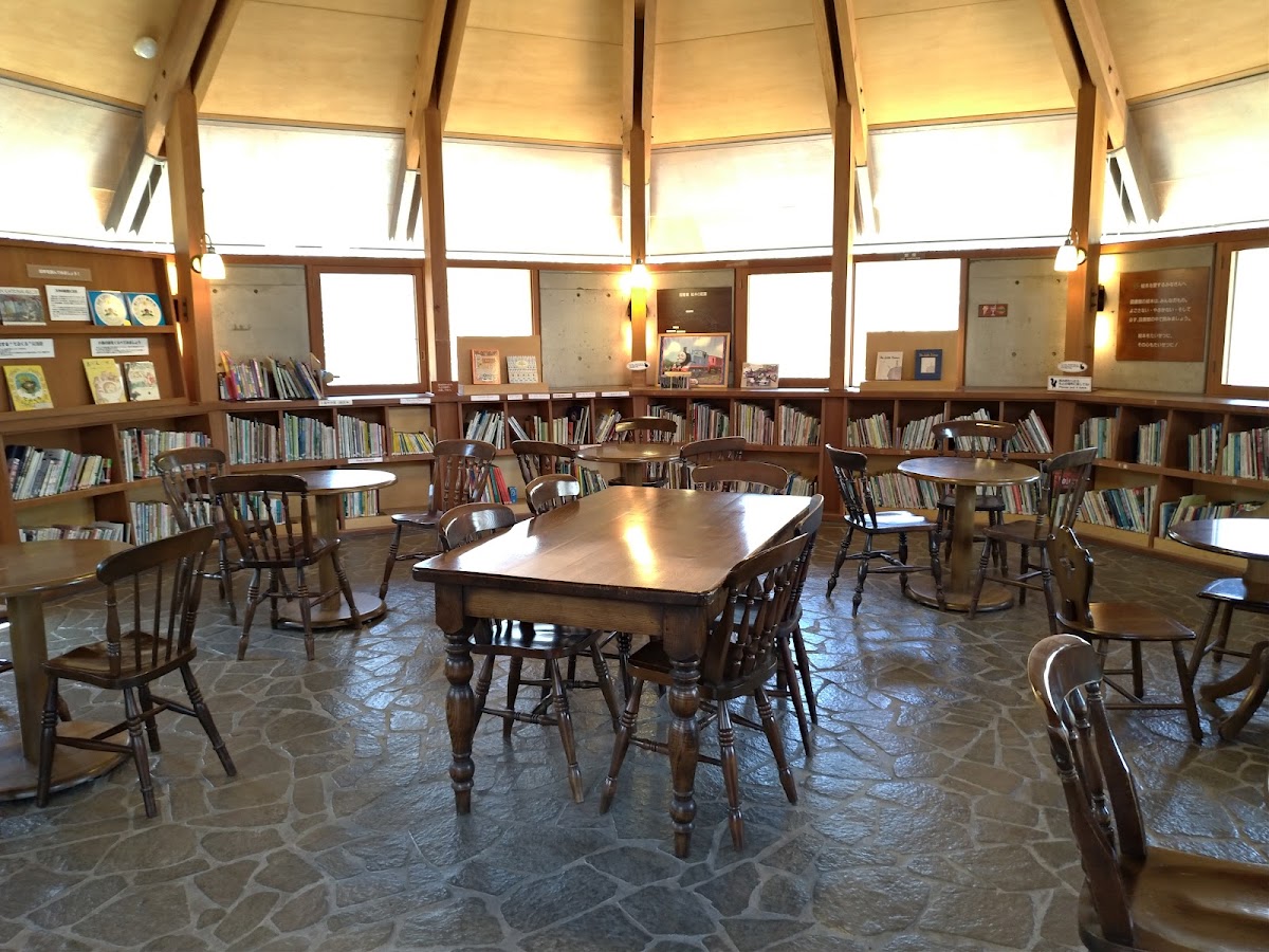 圓形圖書館室內空間