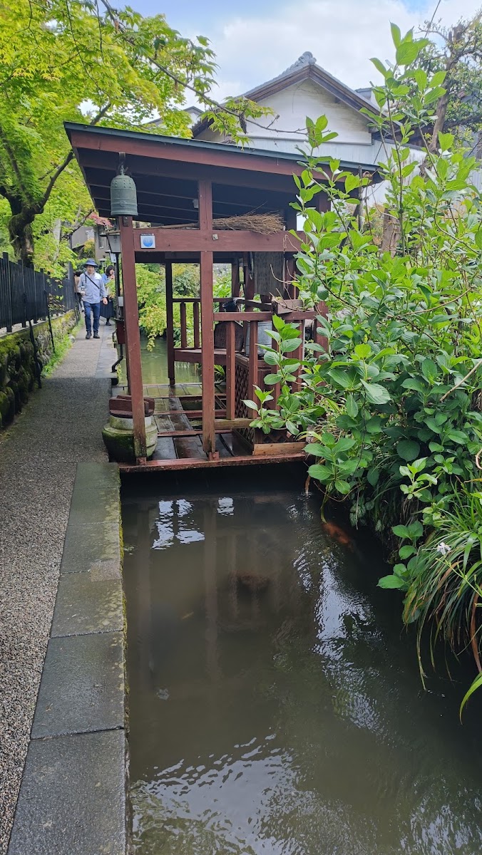 井川小徑水道與木造涼亭休憩處