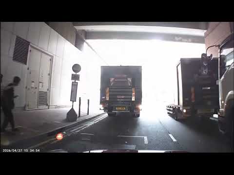 車CAM直擊 - 沙田新城市 寶馬切線撞貨車 