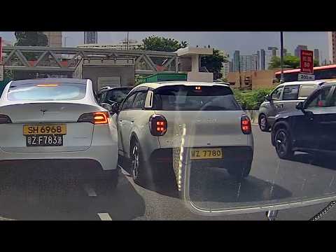車CAM直擊 - 一個車位輸身家😏 掛住封位 撞側鏡