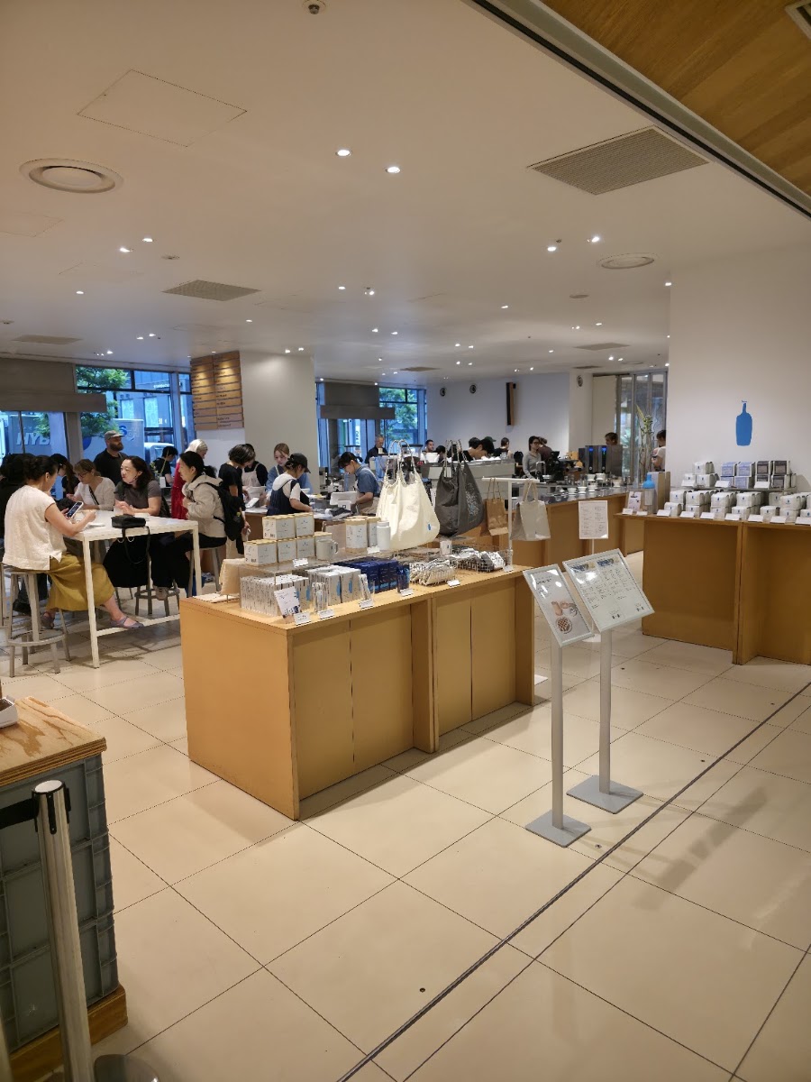藍瓶咖啡 新宿店（ブルーボトルコーヒー 新宿カフェ） 實景照片 5