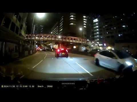 車CAM直擊 - Teslun果然神奇頂級超卓  嚇死前面架車😨 逆線行駛