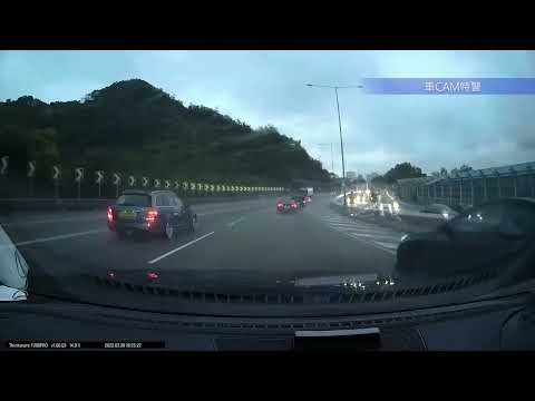 車CAM直擊 - 天雨路滑仲係到左穿右插 一失控又累街坊
