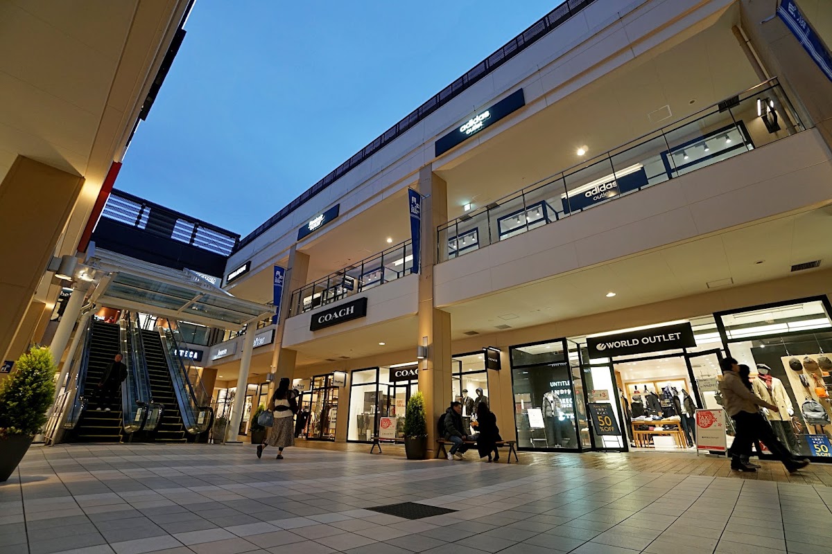 三井 Outlet Park 幕張（三井アウトレットパーク 幕張）