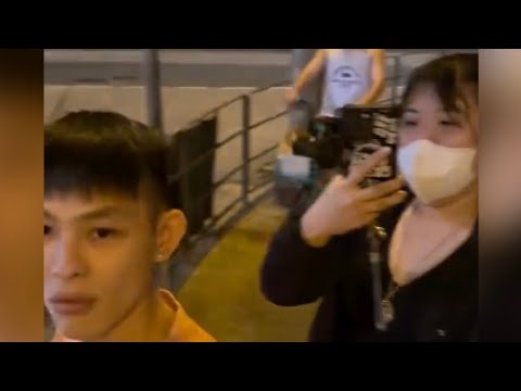 直擊 - 轉彎唔減速嚇親行人 仲要落車吊人