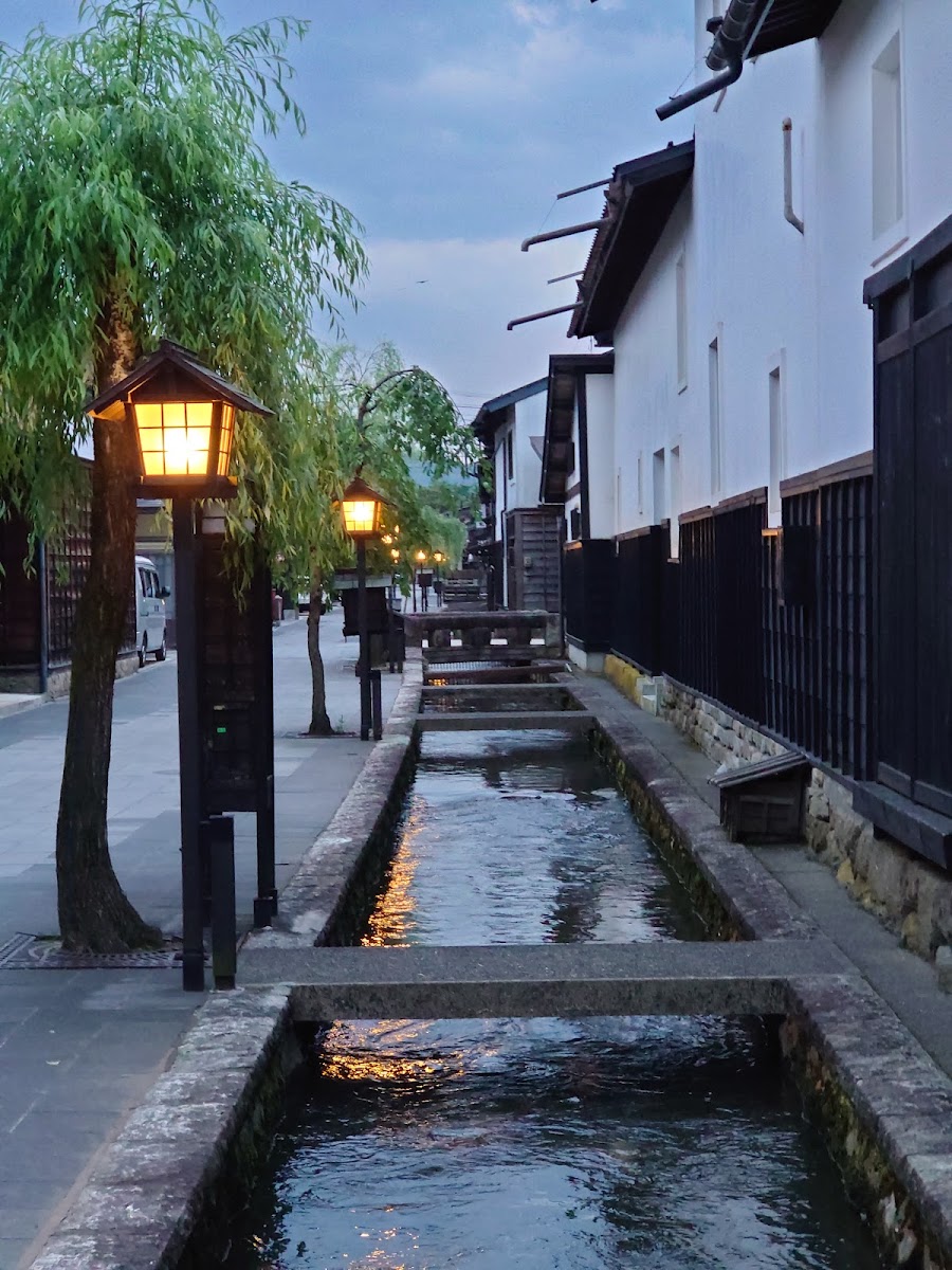 飛驒古川 瀨戶川與白壁土藏街（瀬戸川と白壁土蔵街） 實景照片 1
