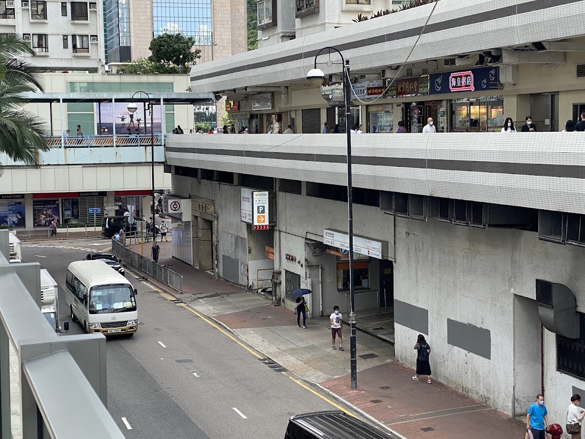 好運中心 Lucky Plaza 停車場 實景照片 3
