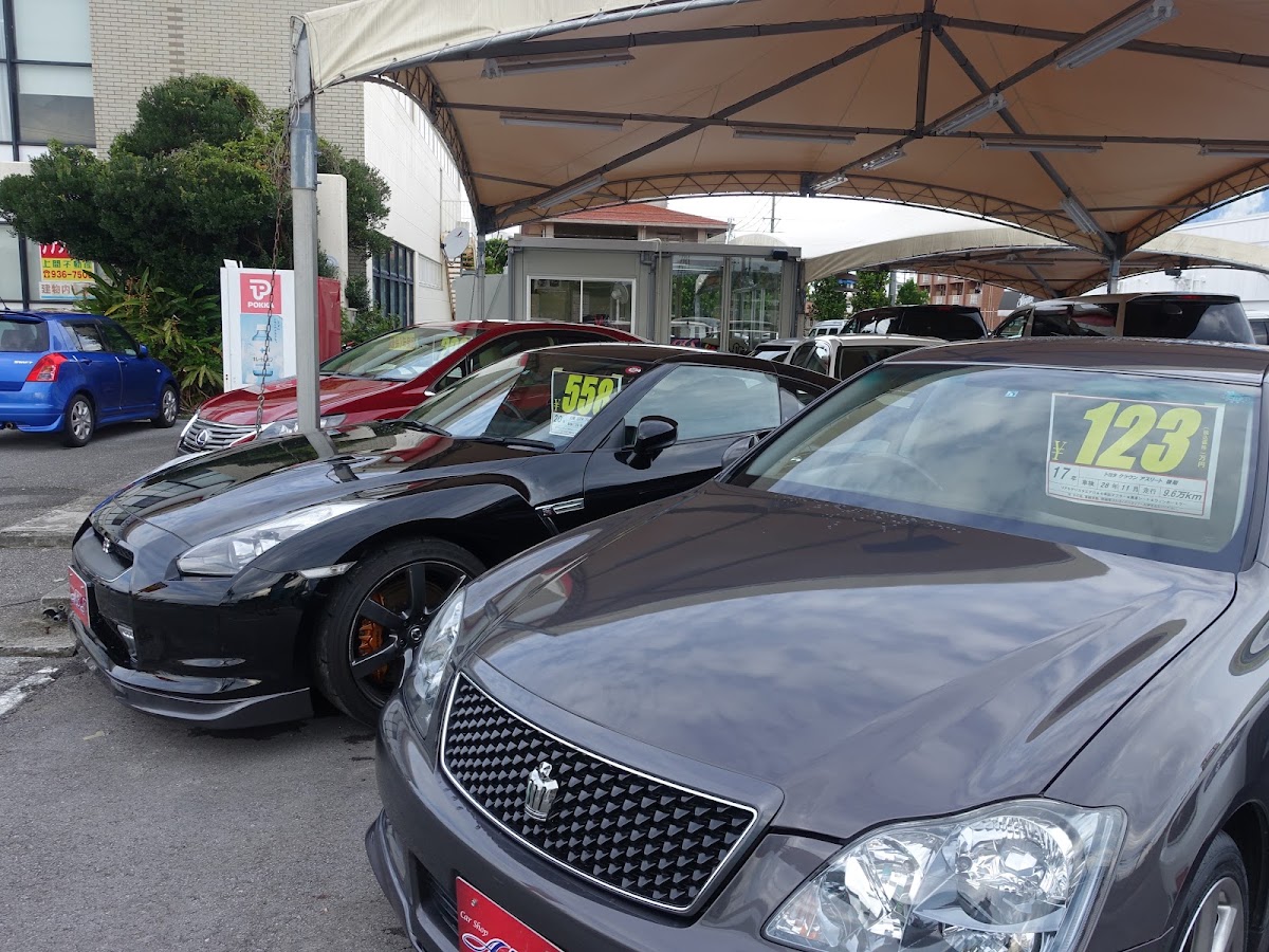 戶外停車場展示車輛