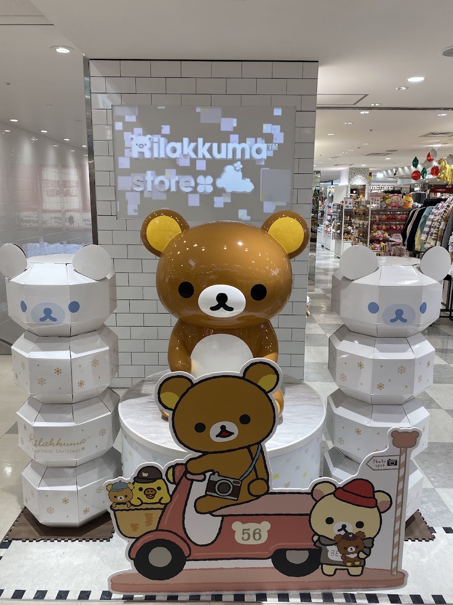 拉拉熊專賣店入口拍照打卡點