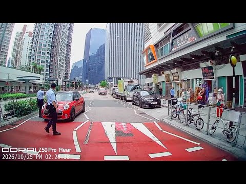 車CAM直擊 - 超級大傻仔之上得山多終遇虎 🫢警察面前之字線逆線扒頭
