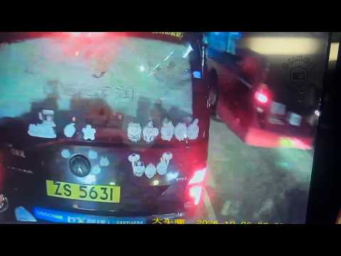 車CAM直擊 - 拖車行路肩趕住去現場 貨Van唔識趣 (轉載)