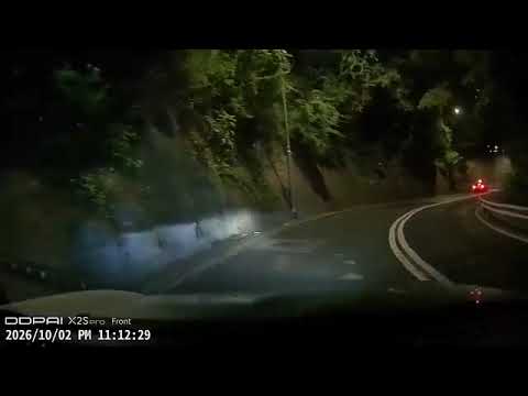 車cam特警：咁嘅速度撞埋嚟，我唔死都斷腳￼(報東張)