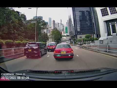 車CAM直擊 - 的士佬紅棉路胡亂轉線極危險