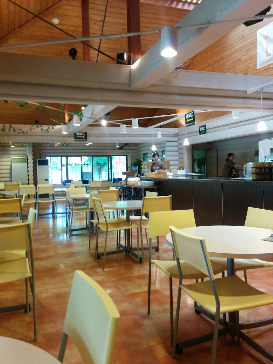 八岳 Resort Outlets(八ヶ岳リゾートアウトレット) 實景照片 6