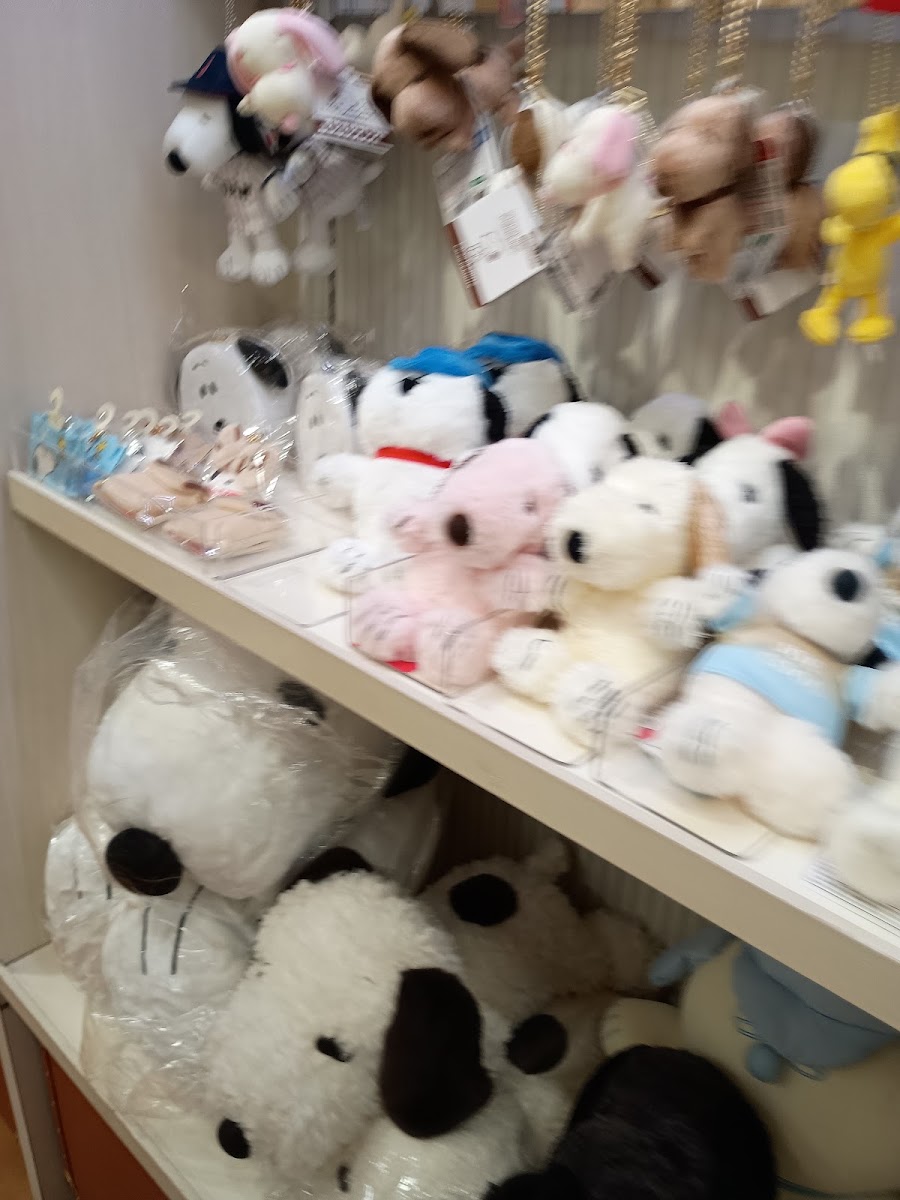 史努比玩偶與吊飾展示