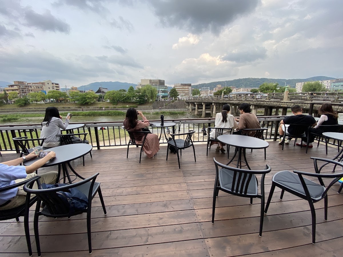 星巴克咖啡 京都三條大橋店(スターバックス コーヒー 京都三条大橋店) 實景照片 1