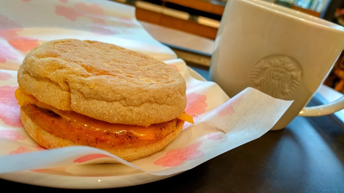 星巴克咖啡 皇居外苑和田倉噴水公園店(スターバックス コーヒー 皇居外苑 和田倉噴水公園店) 實景照片 3