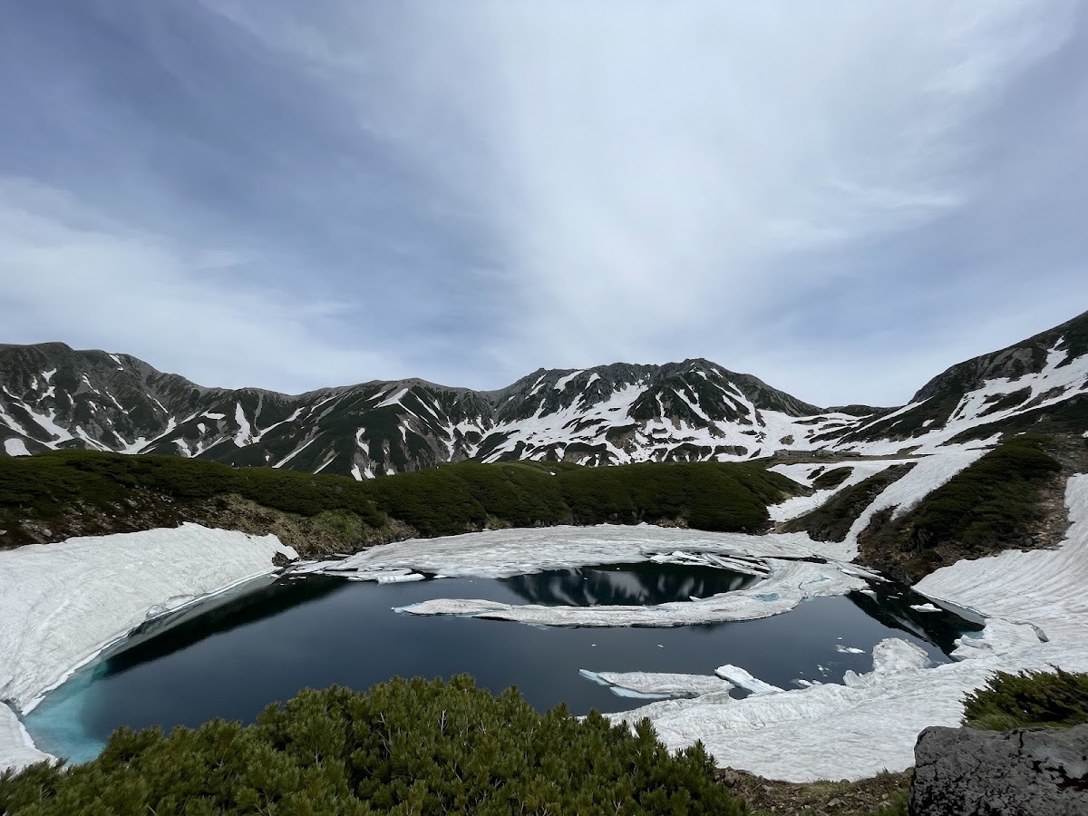 融雪中的みくりが池與雪景