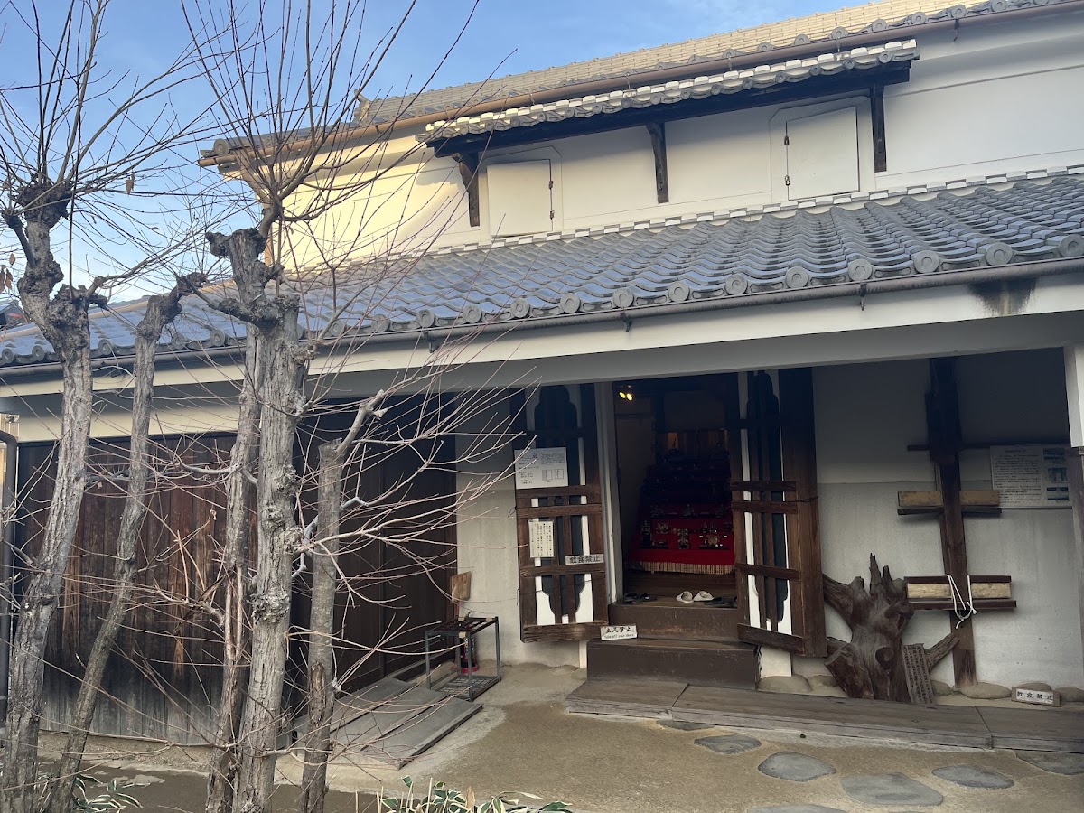 舊磯部家住宅白色主建築正面外觀