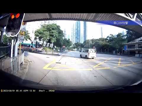 車CAM直擊 - 清水灣道 燈位貨Van直撞電單車尾