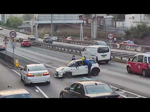 車CAM直擊 - 美孚Mini自炒360度轉身事發經過