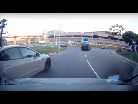 車CAM直擊 - Teslun讓線直衝機場南迴旋處 等收信