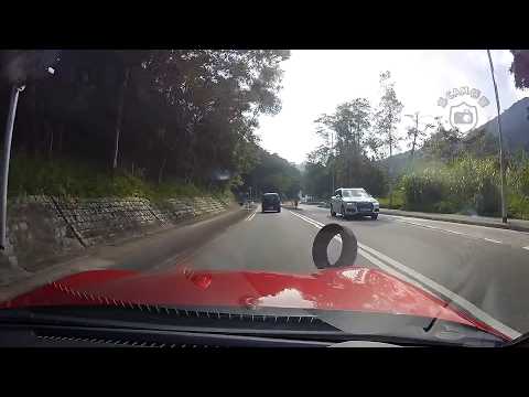 車CAM直擊 - (求車牌) 環保斗車跌出車呔打中車身 林錦公路近吾同寨迴旋處