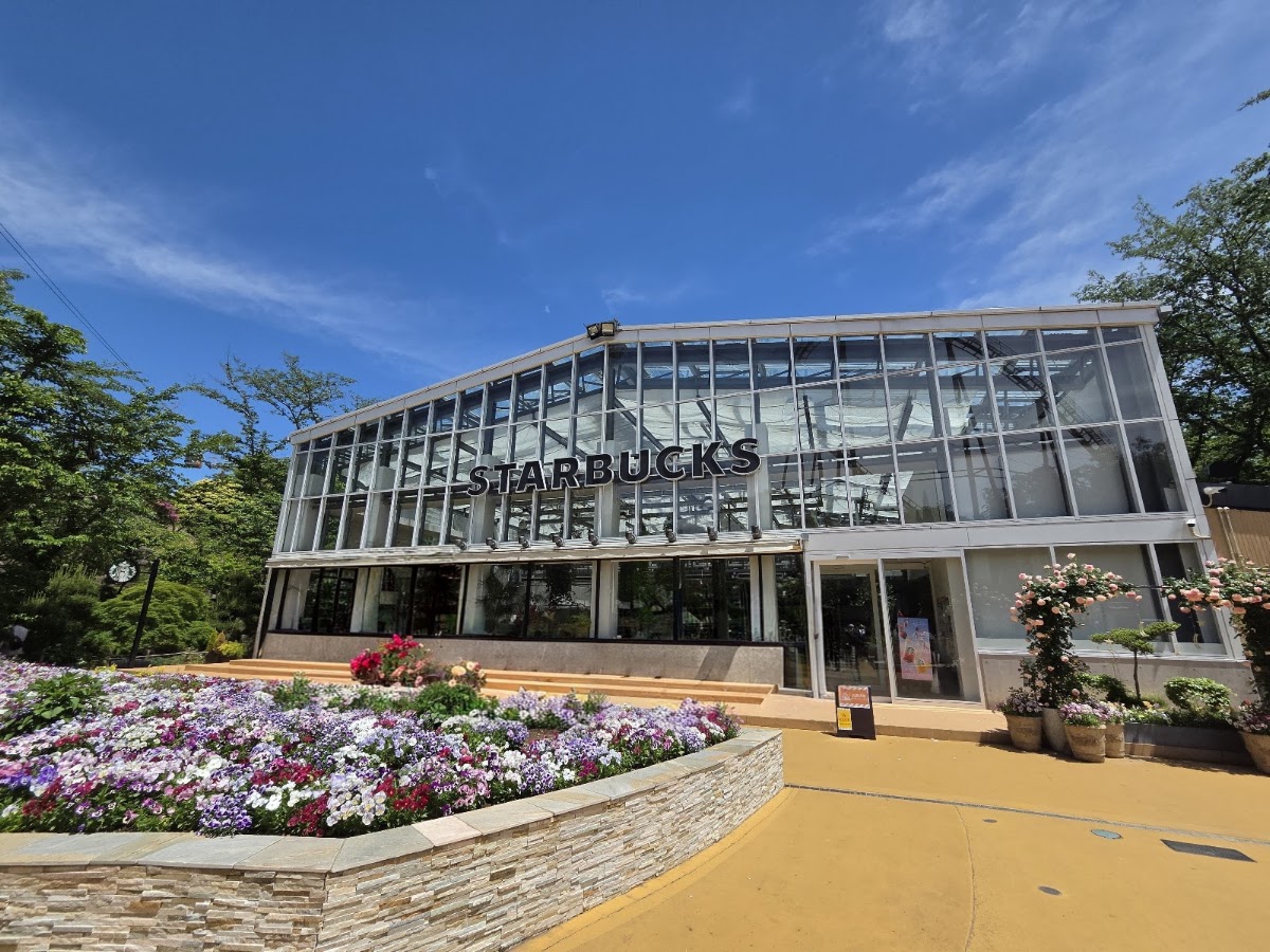 星巴克咖啡 讀賣樂園HANA・BIYORI店(スターバックス コーヒー よみうりランドHANA・BIYORI店) 實景照片 3