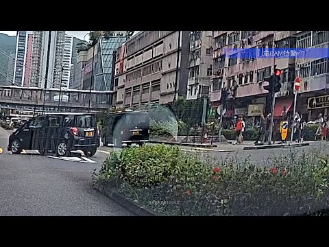 車CAM直擊 - 好彩未整返好姐 😂 荃灣荃新天地二期對出 私家車鏟安全島撞雪糕筒